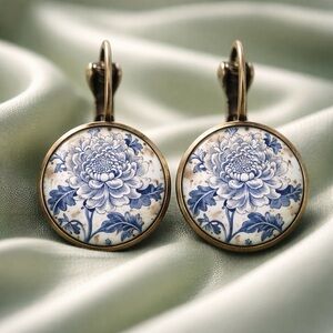Blue & White Peony Pottery Style Leverback Earrings NWOT